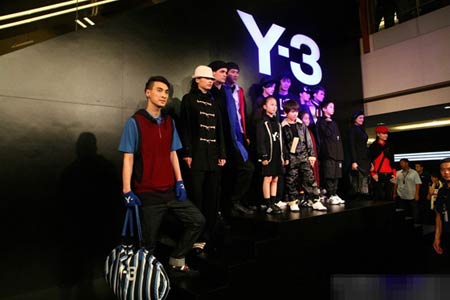 鞋服品牌Y-3旗舰店开幕 刘街头搜店
