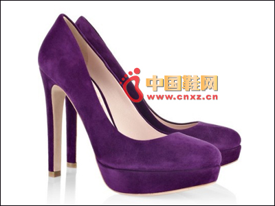 紫色高跟鞋的完美搭配