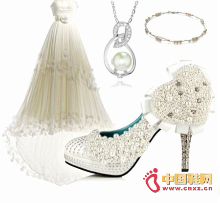 绚丽的婚鞋为您打造完美的婚礼
