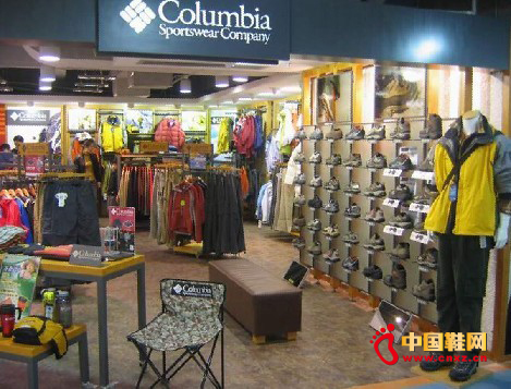 户外品牌哥伦比亚第四季度销售业绩不佳_鞋业